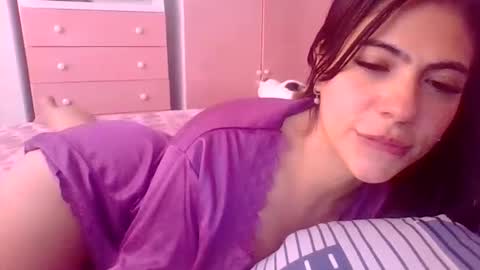 Snapshot of kuma_cam chatting on 11/24/25, 05:45 KUMA -Tw SweetKuma online show from 11/24/25, 05:45