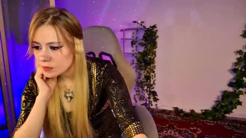 Snapshot of kumiho_7777 chatting on 06/07/26, 09:13 Eileen online show from 06/07/26, 09:13