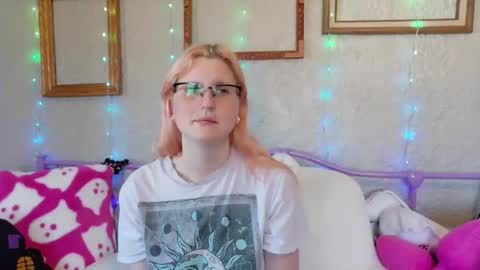 Samantha online show from 04/19/26, 06:10