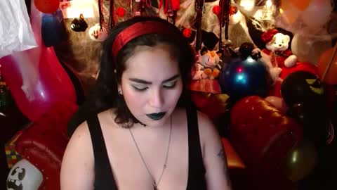 Snapshot of kureiji_fetish chatting on 10/21/25, 10:21 Fetiche Woman online show from 10/21/25, 10:21