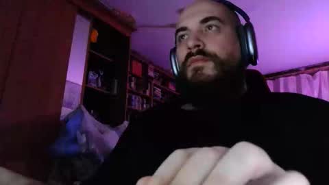 Snapshot of kuzmabig chatting on 11/13/25, 04:17 kuzmabig online show from 11/13/25, 04:17