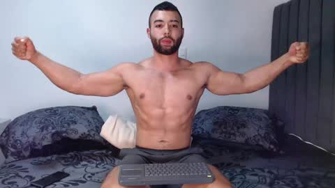 Snapshot of kyle_collinz chatting on 02/21/25, 05:46 Kyle collinz online show from 02/21/25, 05:46