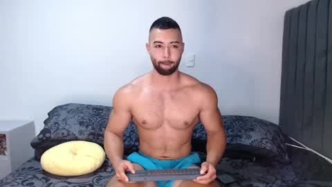 Snapshot of kyle_collinz chatting on 02/24/25, 02:40 Kyle collinz online show from 02/24/25, 02:40