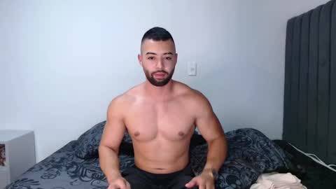 Snapshot of kyle_collinz chatting on 02/25/25, 05:08 Kyle collinz online show from 02/25/25, 05:08