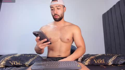 Snapshot of kyle_collinz chatting on 09/20/25, 08:21 Kyle collinz online show from 09/20/25, 08:21