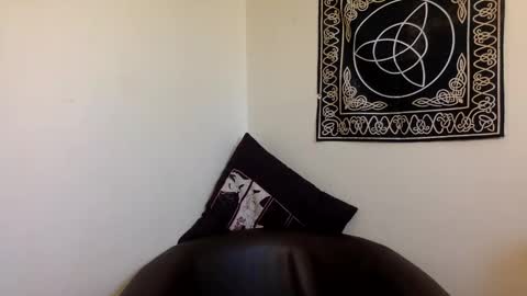 Kylianna online show from 12/04/25, 08:17