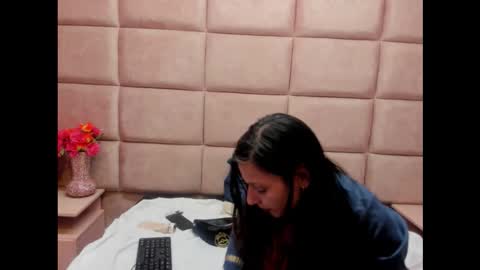 kylie_bloom online show from 11/27/25, 09:17