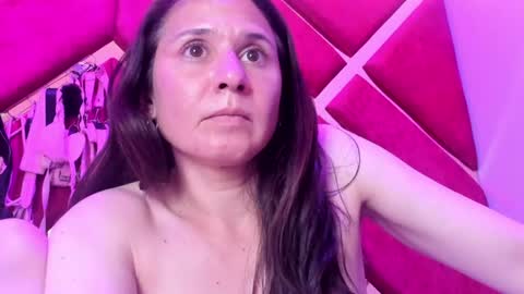 Snapshot of kylie_bloom chatting on 07/21/26, 09:33 kylie_bloom online show from 07/21/26, 09:33