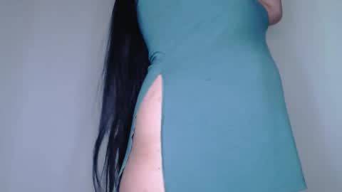 Snapshot of kylie_brown9 chatting on 04/04/26, 07:33 alley online show from 04/04/26, 07:33