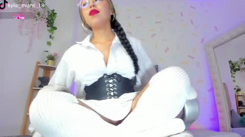 Kylie online show from 01/13/25, 03:56