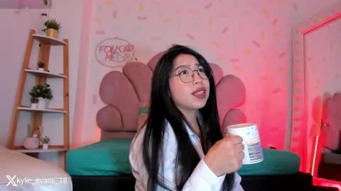 Kylie online show from 04/29/26, 05:30