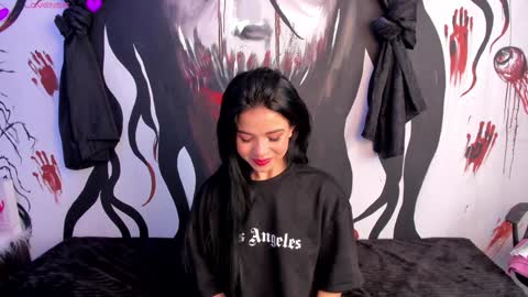 Snapshot of kylie_foxx1 chatting on 12/10/24, 01:00 submissive demon Please help me to reach 500 thumbs up online show from 12/10/24, 01:00