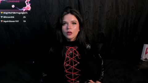 Snapshot of kylie_foxx1 chatting on 02/18/25, 04:26 submissive demon Please help me to reach 500 thumbs up online show from 02/18/25, 04:26