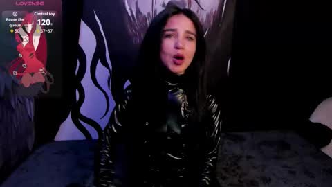 Snapshot of kylie_foxx1 chatting on 11/26/25, 12:11 submissive demon Please help me to reach 500 thumbs up online show from 11/26/25, 12:11