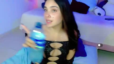 Snapshot of kylie_hottt_ chatting on 01/19/25, 03:39 k ylie online show from 01/19/25, 03:39