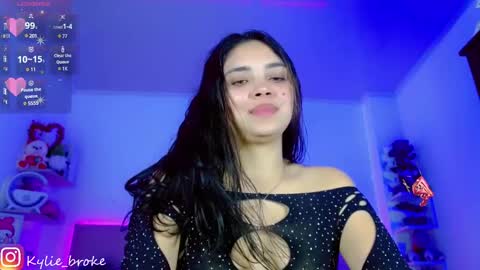 Snapshot of kylie_hottt_ chatting on 02/01/25, 09:29 k ylie online show from 02/01/25, 09:29