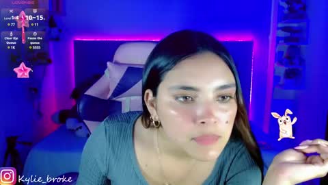 Snapshot of kylie_hottt_ chatting on 02/13/25, 10:33 k ylie online show from 02/13/25, 10:33