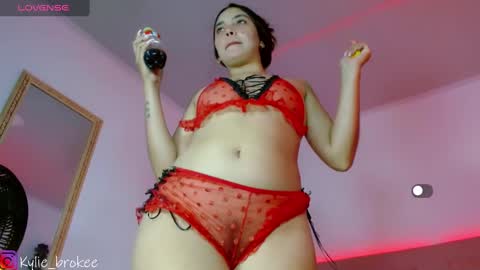Snapshot of kylie_hottt_ chatting on 03/02/25, 03:24 k ylie online show from 03/02/25, 03:24