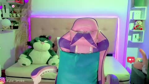 k ylie online show from 05/02/26, 10:37