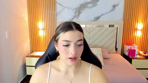 Snapshot of kylie_jones6 chatting on 09/10/25, 02:44 KYLIE online show from 09/10/25, 02:44