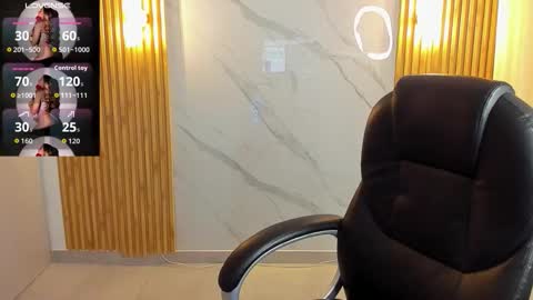 Snapshot of kylie_jones6 chatting on 10/01/25, 02:50 KYLIE online show from 10/01/25, 02:50