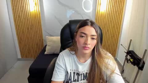 Snapshot of kylie_jones6 chatting on 10/28/25, 03:10 KYLIE online show from 10/28/25, 03:10