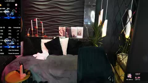 Kylie online show from 04/20/26, 01:47