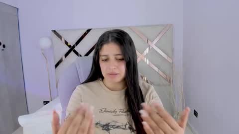 Kylie Reyes  online show from 11/28/25, 07:27