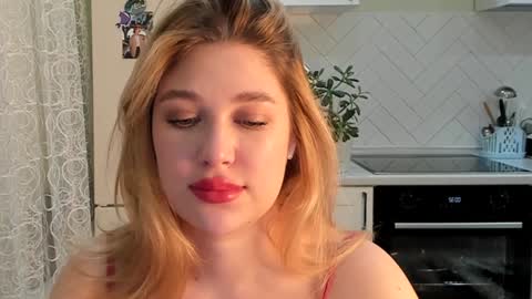 Snapshot of kylieblond chatting on 12/15/24, 09:31 Din online show from 12/15/24, 09:31