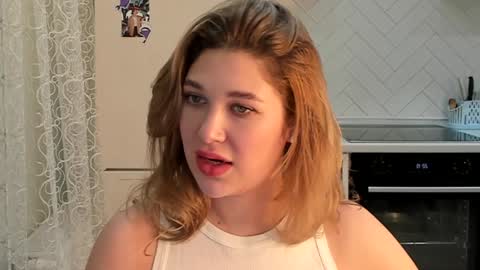 Snapshot of kylieblond chatting on 01/05/25, 07:17 Din online show from 01/05/25, 07:17