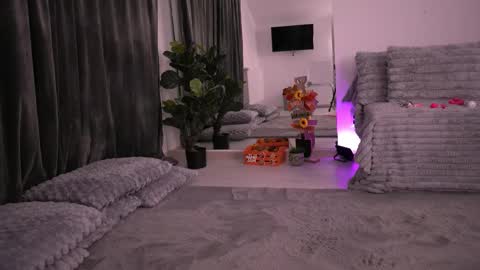 Kylie online show from 11/13/25, 09:36