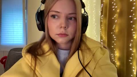 Emilia online show from 03/30/26, 04:19