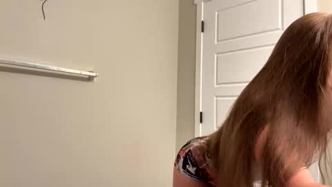 Kylie online show from 09/28/25, 02:28