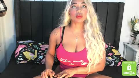 Snapshot of kyliewhiteboobs chatting on 02/25/25, 07:25 kylie white boobs online show from 02/25/25, 07:25