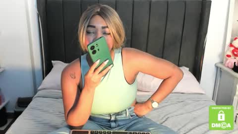 Snapshot of kyliewhiteboobs chatting on 02/23/26, 08:28 kylie white boobs online show from 02/23/26, 08:28