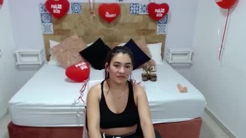 Kylie online show from 02/23/25, 02:04