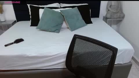 Kylie online show from 10/15/25, 10:15