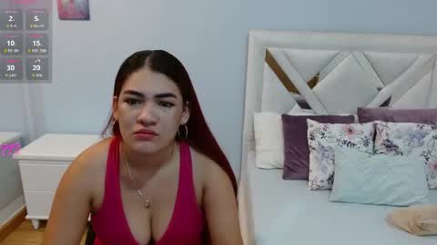 Snapshot of kyliiebaker chatting on 06/17/26, 11:45 Kylie online show from 06/17/26, 11:45
