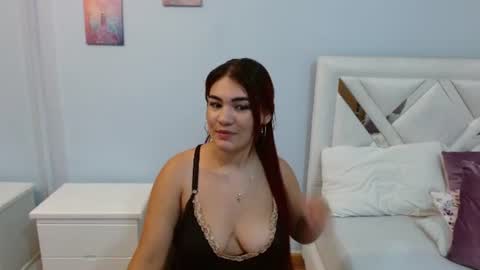 Snapshot of kyliiebaker chatting on 06/20/26, 11:57 Kylie online show from 06/20/26, 11:57