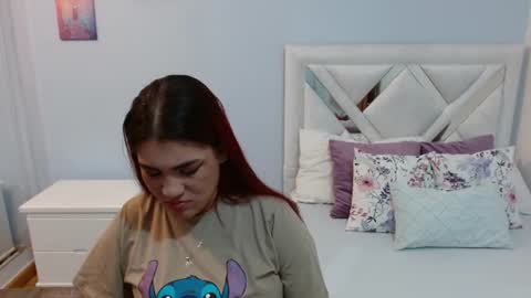 Snapshot of kyliiebaker chatting on 06/24/26, 11:42 Kylie online show from 06/24/26, 11:42