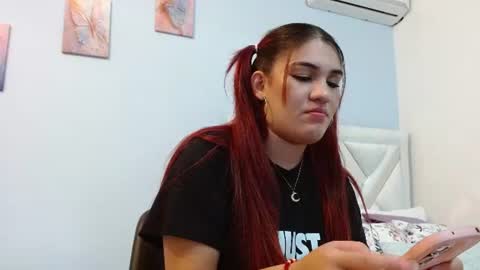 Snapshot of kyliiebaker chatting on 07/09/26, 11:47 Kylie online show from 07/09/26, 11:47