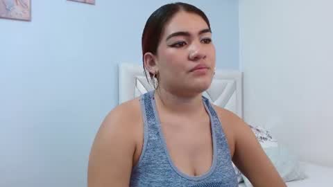 Snapshot of kyliiebaker chatting on 07/17/26, 10:44 Kylie online show from 07/17/26, 10:44