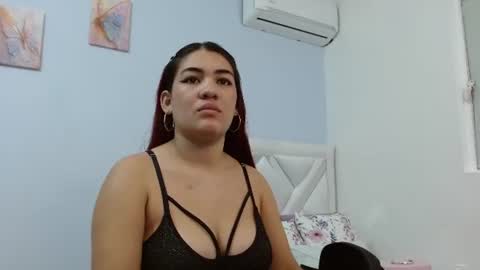 Snapshot of kyliiebaker chatting on 07/24/26, 12:03 Kylie online show from 07/24/26, 12:03