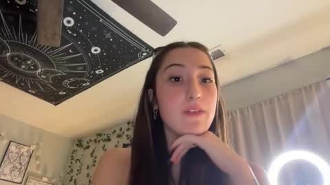 Snapshot of kyliiii chatting on 05/15/26, 11:34 kyliiii online show from 05/15/26, 11:34