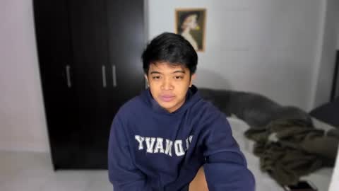 Snapshot of kyll_collins chatting on 12/09/24, 07:17 kyll_collins online show from 12/09/24, 07:17