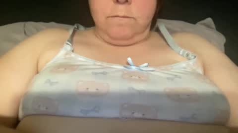 Snapshot of kylorencat chatting on 12/25/24, 11:43 KYLO online show from 12/25/24, 11:43