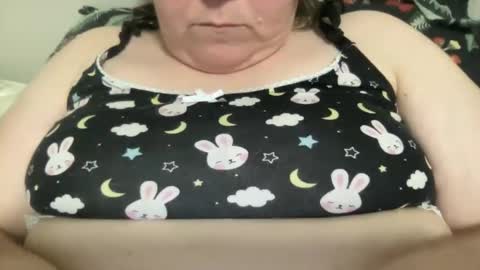 Snapshot of kylorencat chatting on 01/18/25, 12:35 KYLO online show from 01/18/25, 12:35