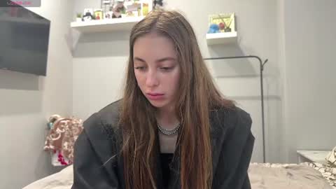 Snapshot of kymberlyrosenlof chatting on 06/22/26, 04:09 Selena online show from 06/22/26, 04:09