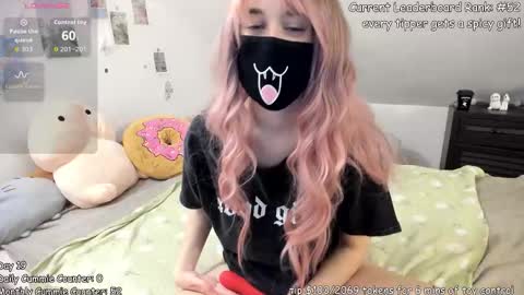 Kyra Wild online show from 12/20/25, 01:02