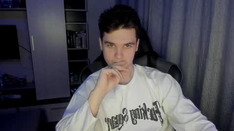 Kyroro online show from 12/19/24, 10:00